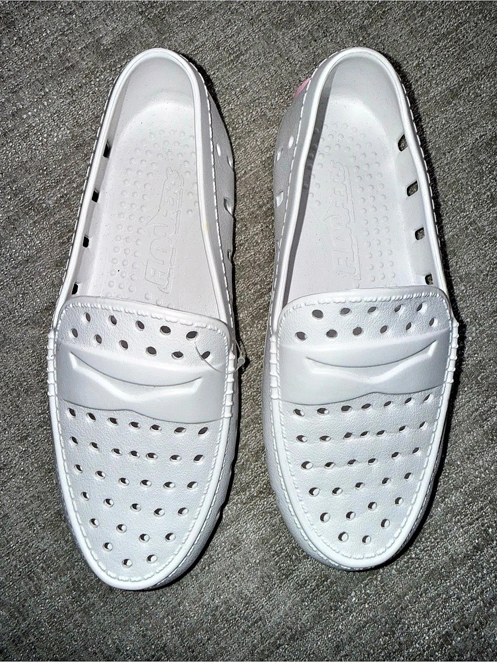Floafers Girls Prodigy White Pink Waterproof Loafers Size 4 NWOT